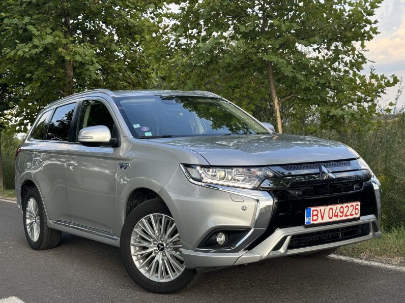 
								Mitsubishi Outlander 2.4 4WD Plug-In Hybrid Diamant+ full									