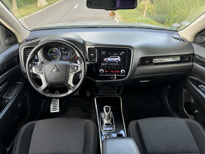 
								Mitsubishi Outlander 2.4 4WD Plug-In Hybrid Diamant+ full									