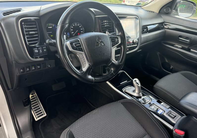 
								Mitsubishi Outlander 2.4 4WD Plug-In Hybrid Diamant+ full									