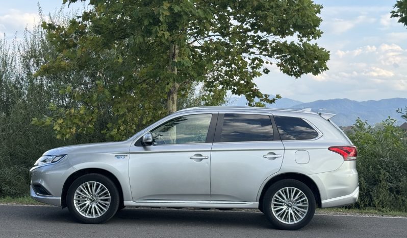 
								Mitsubishi Outlander 2.4 4WD Plug-In Hybrid Diamant+ full									