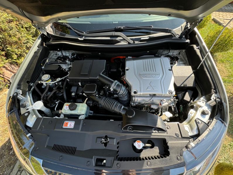 
								Mitsubishi Outlander 2.4 4WD Plug-In Hybrid Diamant+ full									