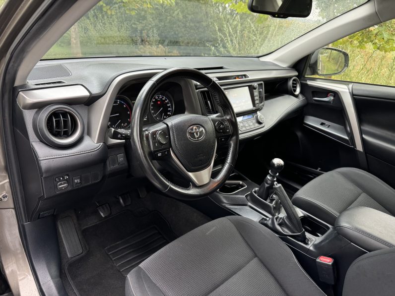 
								Toyota RAV4 2.0 D-4D 2WD Active  2016 full									