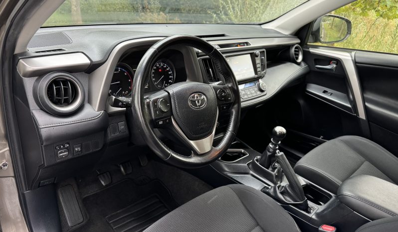 
								Toyota RAV4 2.0 D-4D 2WD Active  2016 full									
