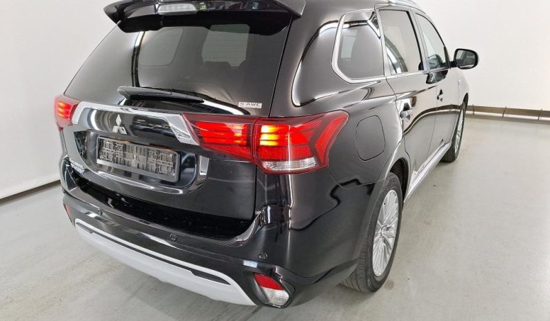 
								Mitsubishi Outlander 2.4i Business – Tracțiune integrală – Hibrid – Automatic – 135 hp – 181.940 km full									