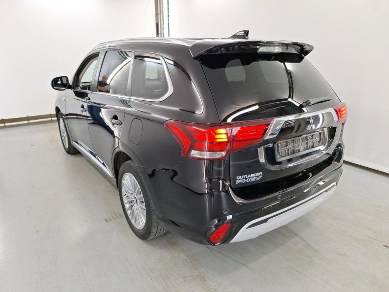 
								Mitsubishi Outlander 2.4i Business – Tracțiune integrală – Hibrid – Automatic – 135 hp – 181.940 km full									