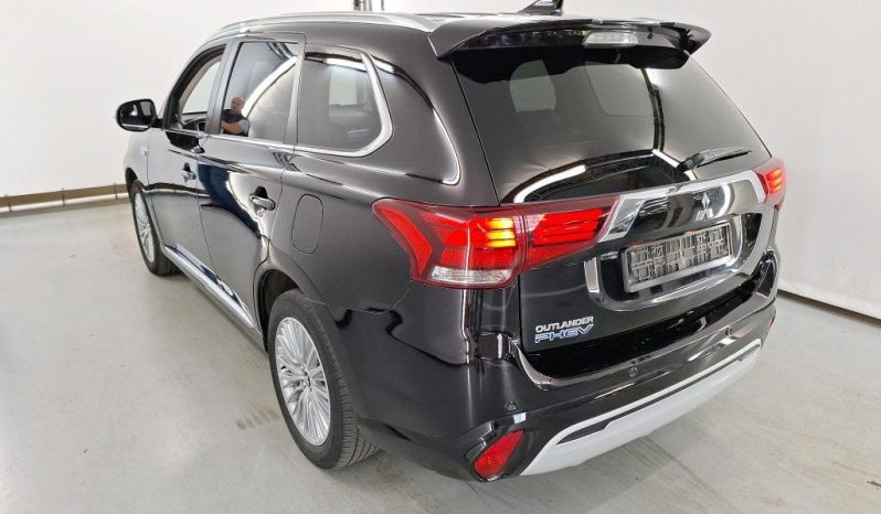
								Mitsubishi Outlander 2.4i Business – Tracțiune integrală – Hibrid – Automatic – 135 hp – 181.940 km full									