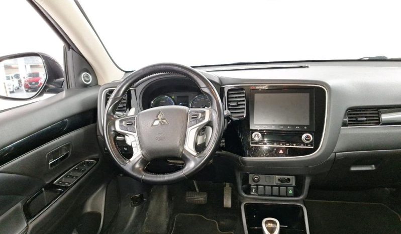 
								Mitsubishi Outlander 2.4i Business – Tracțiune integrală – Hibrid – Automatic – 135 hp – 181.940 km full									