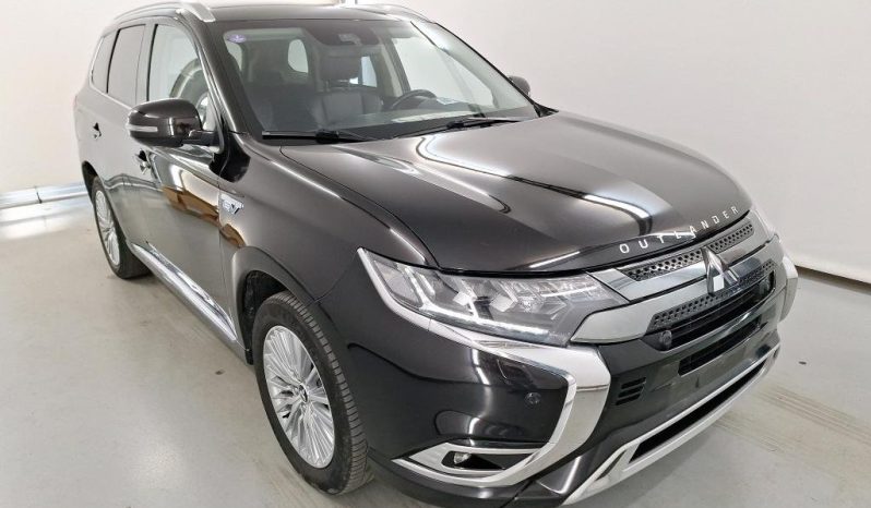 
								Mitsubishi Outlander 2.4i Business – Tracțiune integrală – Hibrid – Automatic – 135 hp – 181.940 km full									