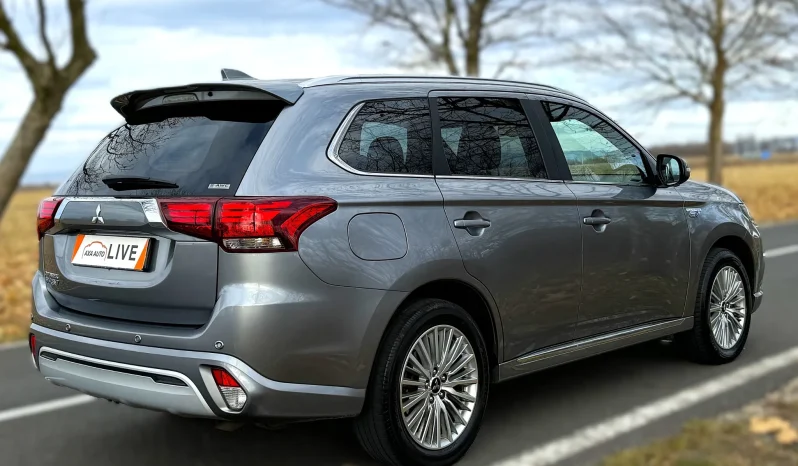 
								Mitsubishi Outlander 2.4 4WD Plug-In Hybrid Top full									